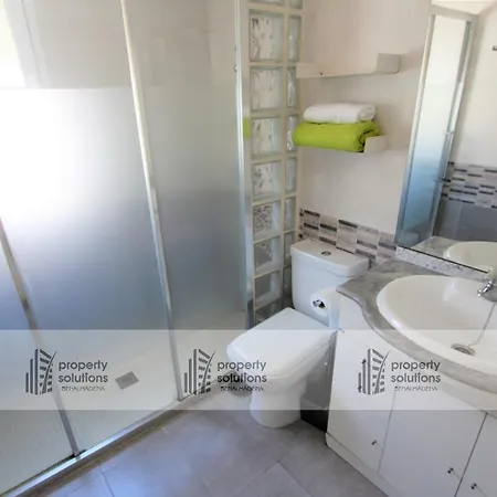 Timón II Apartamentos. A 90 metros de la playa. Piscina y Parking gratis. Benalmádena Exterior foto
