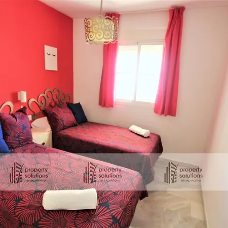 Timón II Apartamentos. A 90 metros de la playa. Piscina y Parking gratis. Benalmádena Exterior foto